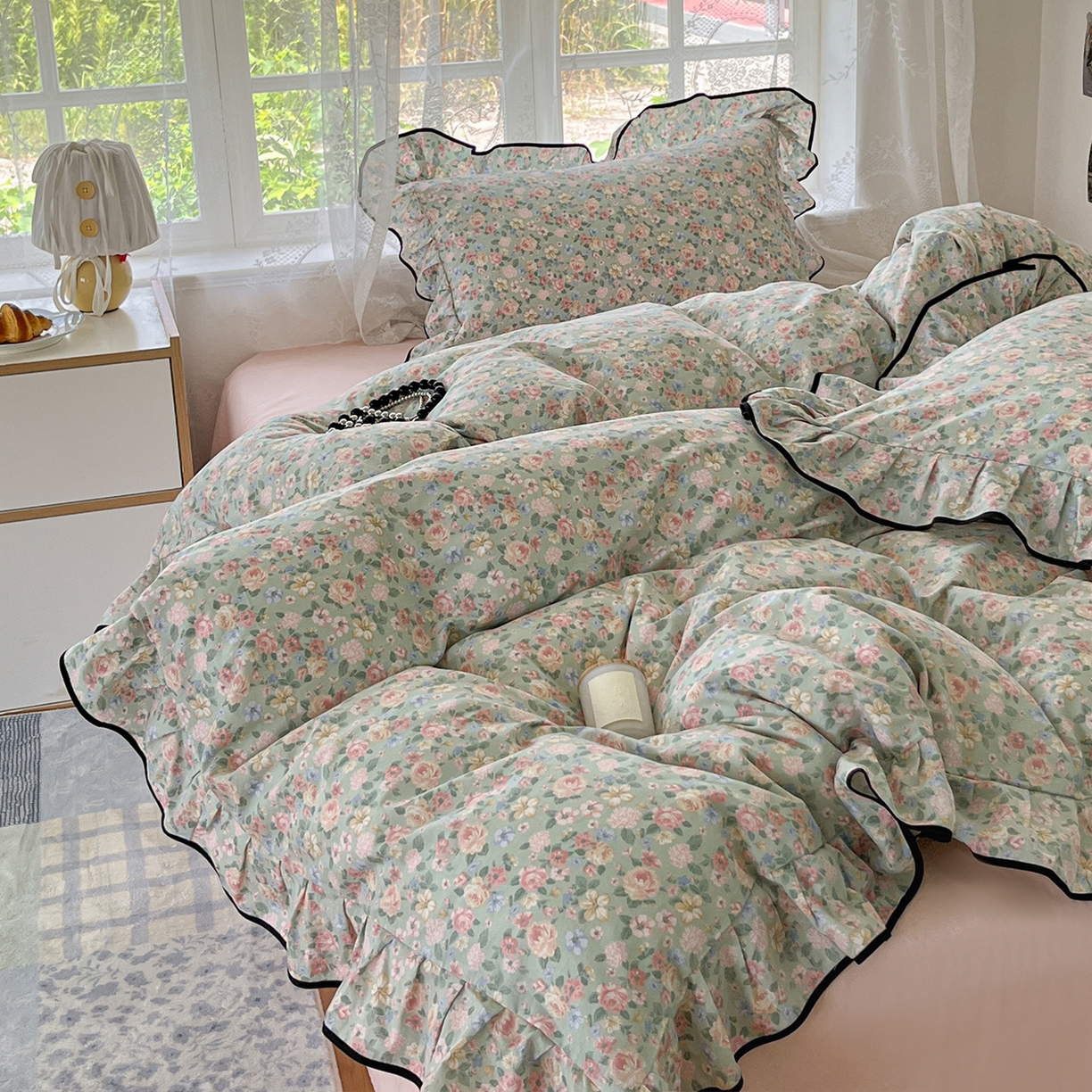 91家纺网 家纺一手货源 找家纺 乐美家纺 2025新款韩版全棉纯棉印花花边四件套 柏林梦境绿