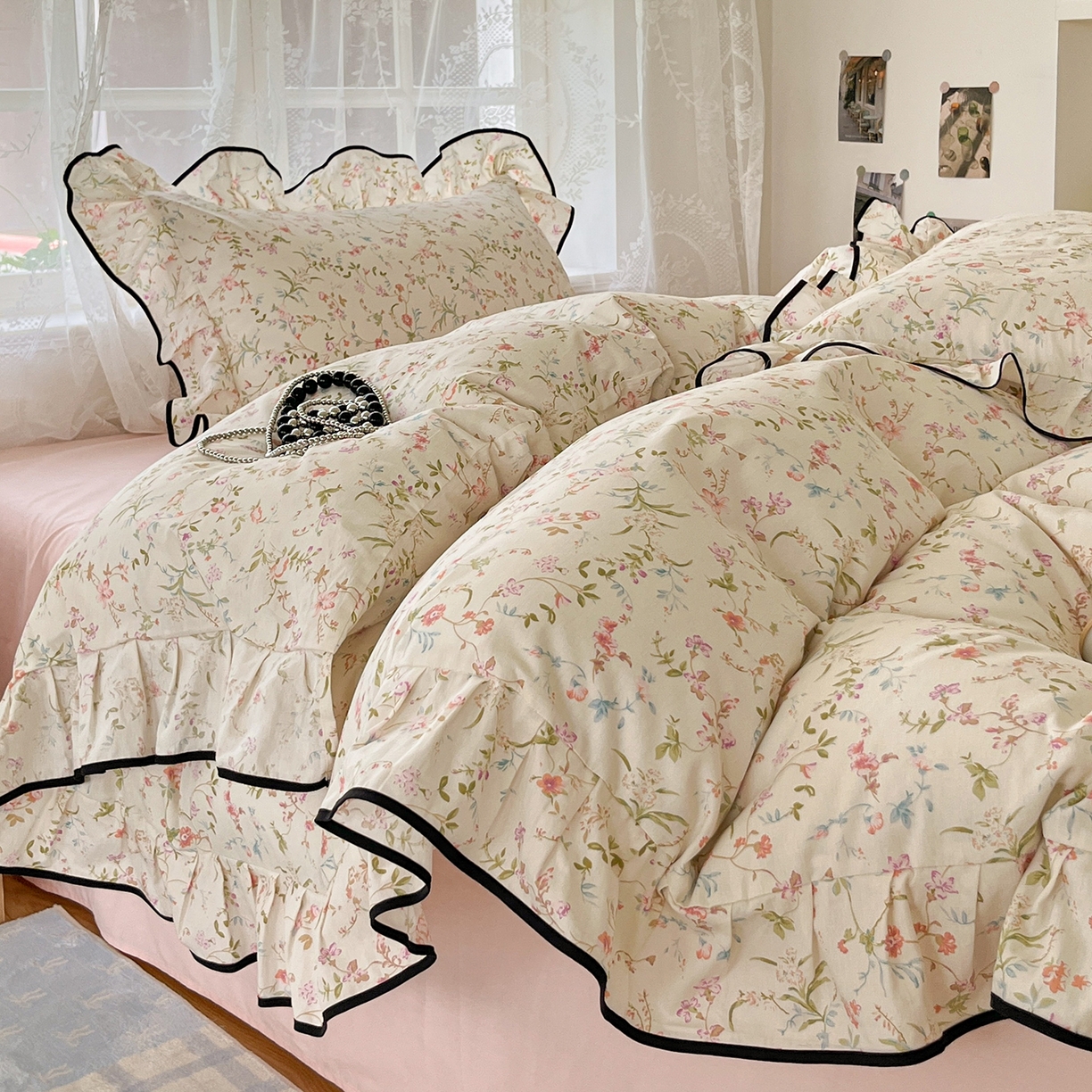 91家纺网 家纺一手货源 找家纺 乐美家纺 2025新款韩版全棉纯棉印花花边四件套 花蔓梦境