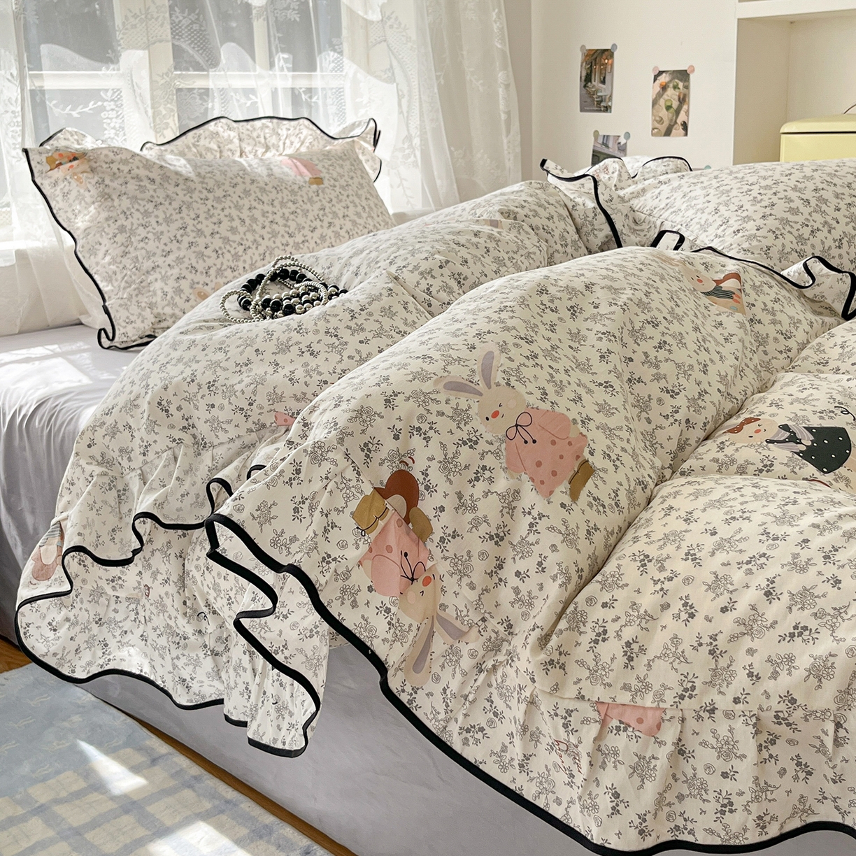 91家纺网 家纺一手货源 找家纺 乐美家纺 2025新款韩版全棉纯棉印花花边四件套 哆咪兔