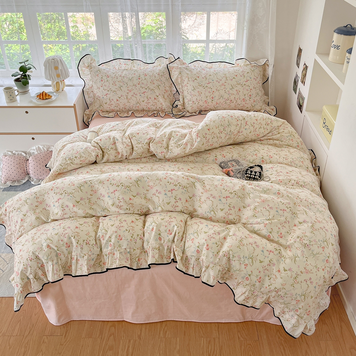 91家纺网 家纺一手货源 找家纺 乐美家纺 2025新款韩版全棉纯棉印花花边四件套 花蔓梦境