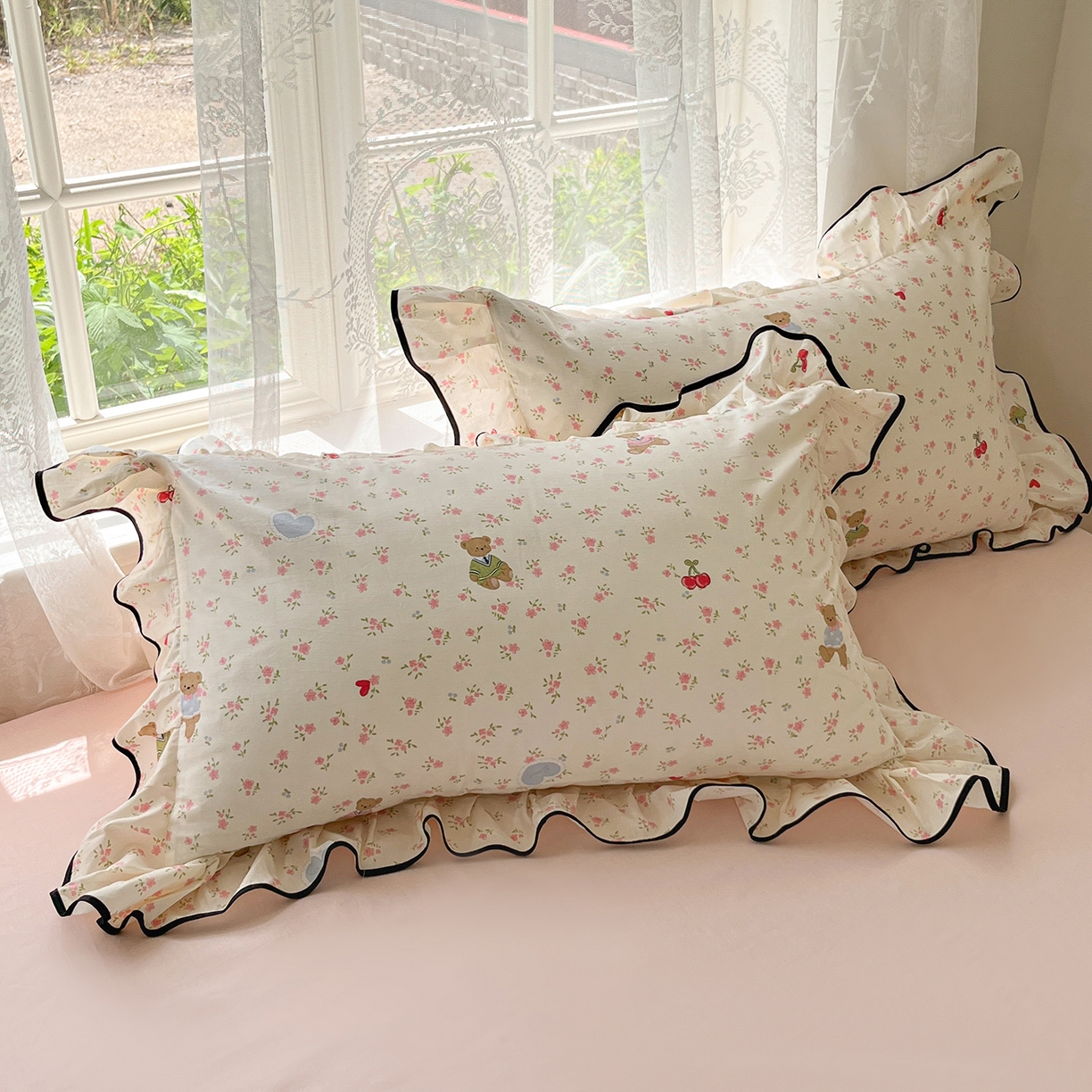 91家纺网 家纺一手货源 找家纺 乐美家纺 2025新款韩版全棉纯棉印花花边四件套 小熊慕斯