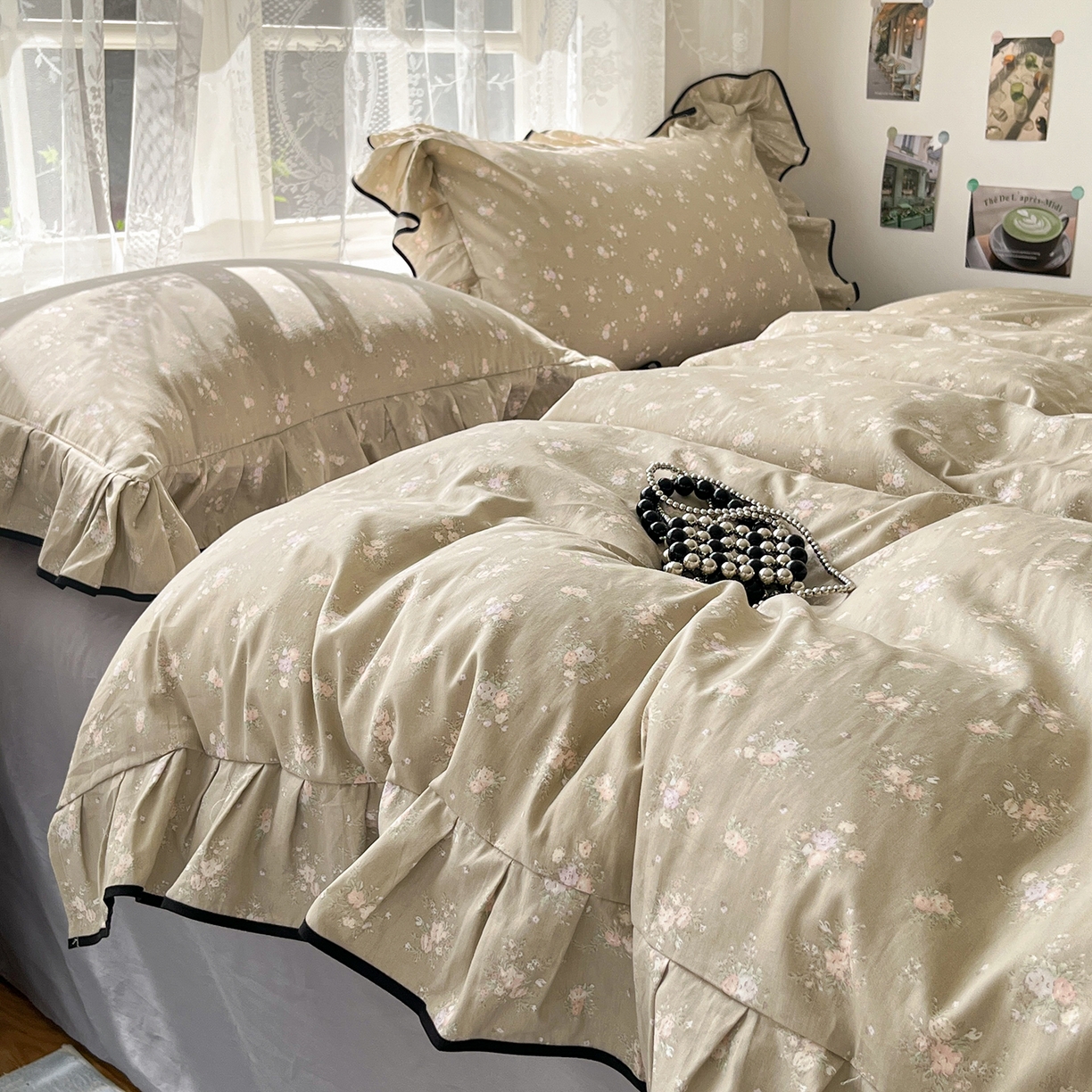 91家纺网 家纺一手货源 找家纺 乐美家纺 2025新款韩版全棉纯棉印花花边四件套 素心影（咖）