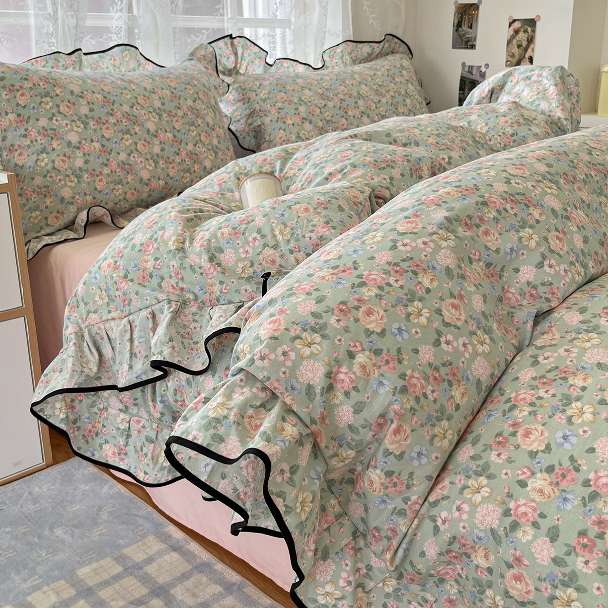 91家纺网 家纺一手货源 找家纺 乐美家纺 2025新款韩版全棉纯棉印花花边四件套 柏林梦境绿