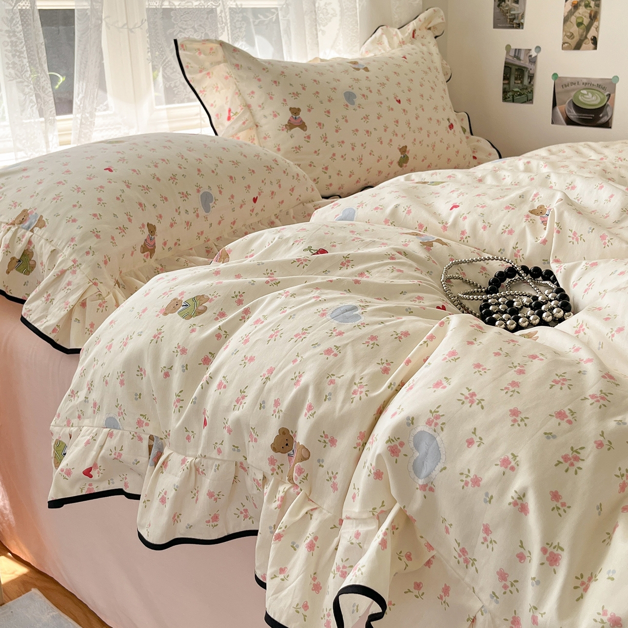 91家纺网 家纺一手货源 找家纺 乐美家纺 2025新款韩版全棉纯棉印花花边四件套 小熊慕斯