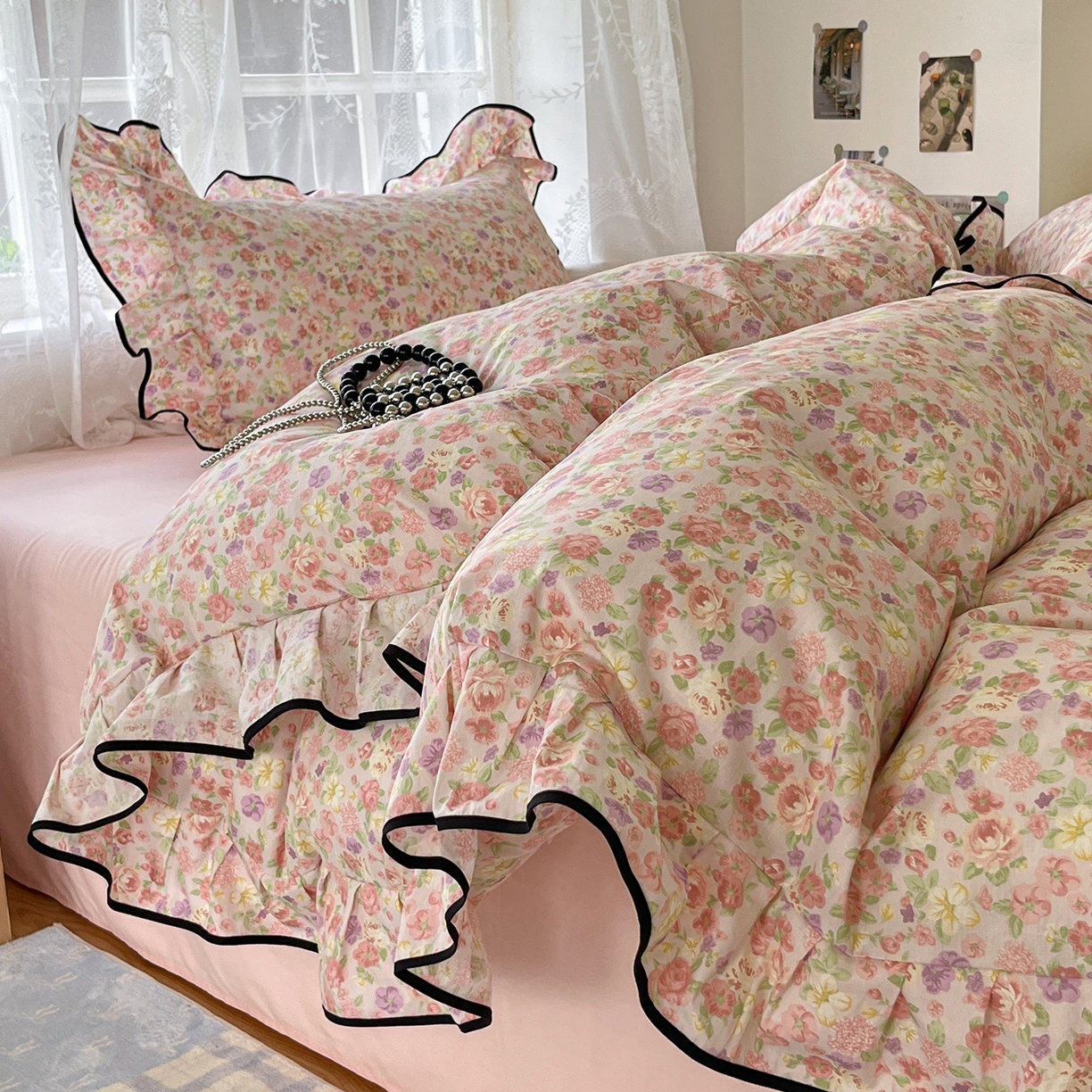 91家纺网 家纺一手货源 找家纺 乐美家纺 2025新款韩版全棉纯棉印花花边四件套 柏林梦境豆沙