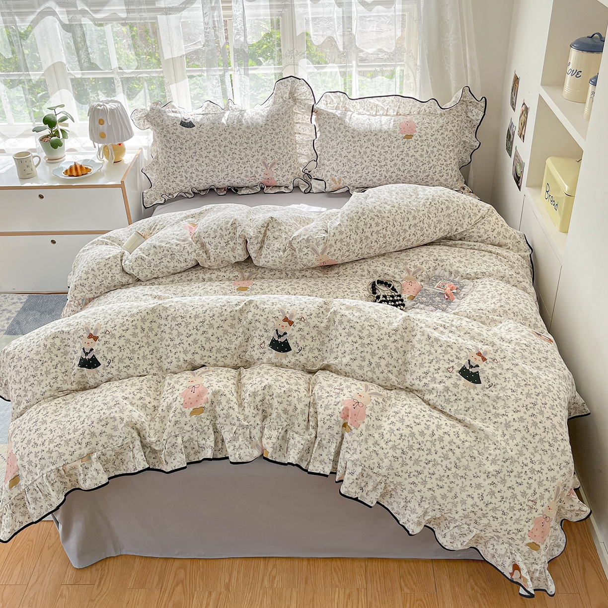 91家纺网 家纺一手货源 找家纺 乐美家纺 2025新款韩版全棉纯棉印花花边四件套 哆咪兔