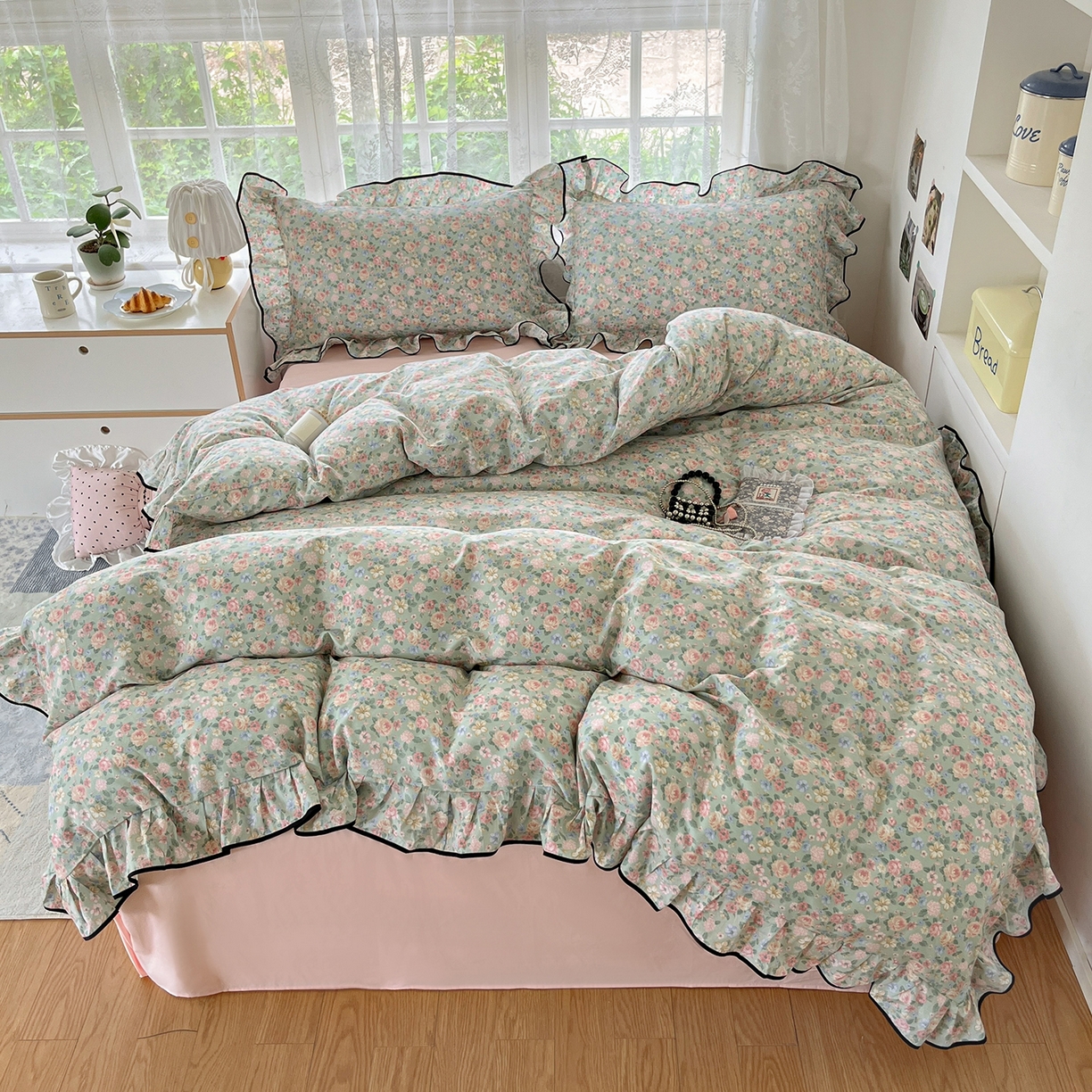 91家纺网 家纺一手货源 找家纺 乐美家纺 2025新款韩版全棉纯棉印花花边四件套 柏林梦境绿