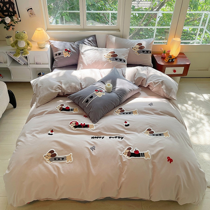 91家纺网 家纺一手货源 找家纺 炫拼家纺 2026新款全棉纯棉磨毛卡通满版绣加厚纯棉四件套-米兜 米兜-腊肠狗伯爵