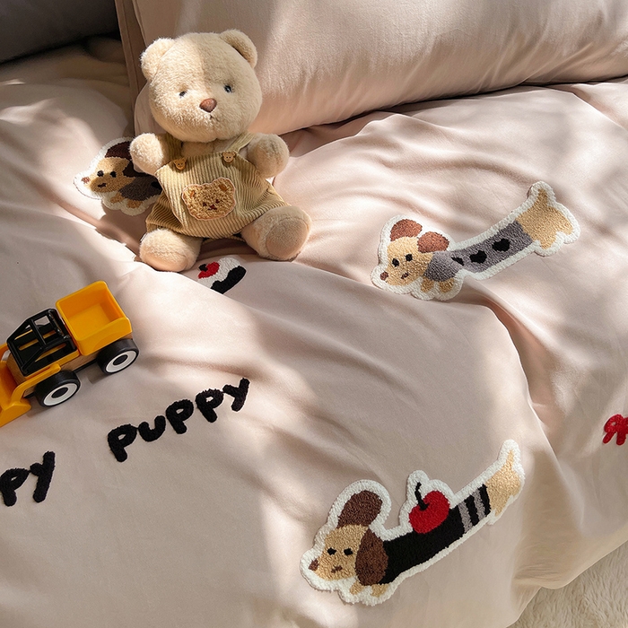 91家纺网 家纺一手货源 找家纺 炫拼家纺 2026新款全棉纯棉磨毛卡通满版绣加厚纯棉四件套-米兜 米兜-腊肠狗伯爵