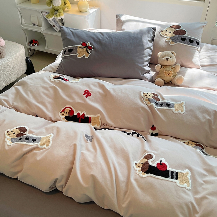 91家纺网 家纺一手货源 找家纺 炫拼家纺 2026新款全棉纯棉磨毛卡通满版绣加厚纯棉四件套-米兜 米兜-腊肠狗伯爵