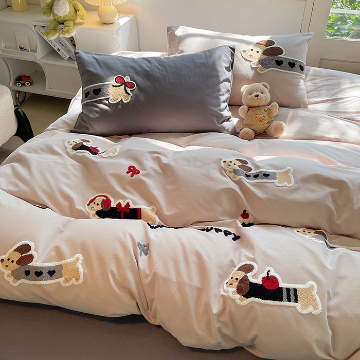 91家纺网 家纺一手货源 找家纺 炫拼家纺 2026新款全棉纯棉磨毛卡通满版绣加厚纯棉四件套-米兜 米兜-腊肠狗伯爵