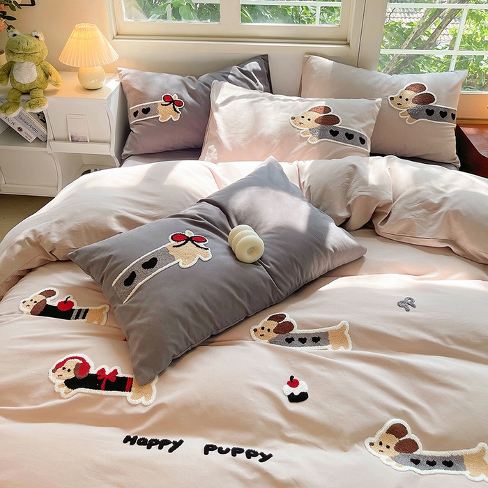 91家纺网 家纺一手货源 找家纺 炫拼家纺 2026新款全棉纯棉磨毛卡通满版绣加厚纯棉四件套-米兜 米兜-腊肠狗伯爵