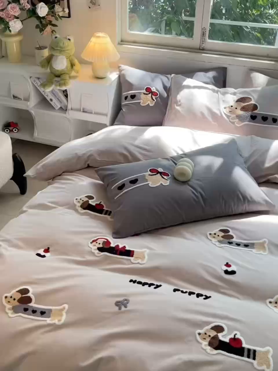 91家纺网 家纺一手货源 找家纺 炫拼家纺 2026新款全棉纯棉磨毛卡通满版绣加厚纯棉四件套-米兜 米兜-腊肠狗伯爵