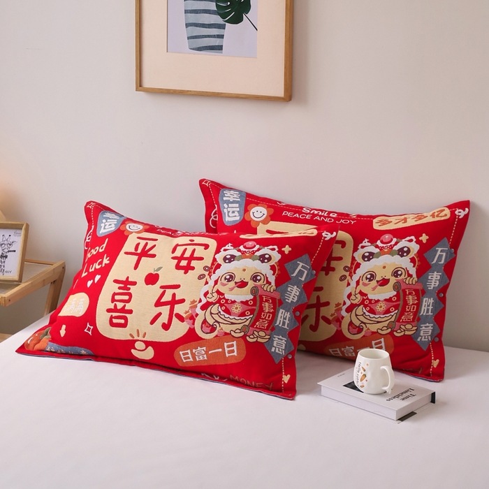 91家纺网 家纺一手货源 找家纺 悦然毛巾被 2025新款全棉纯棉大红纱布四层枕套 枕套单件 喜羊家园