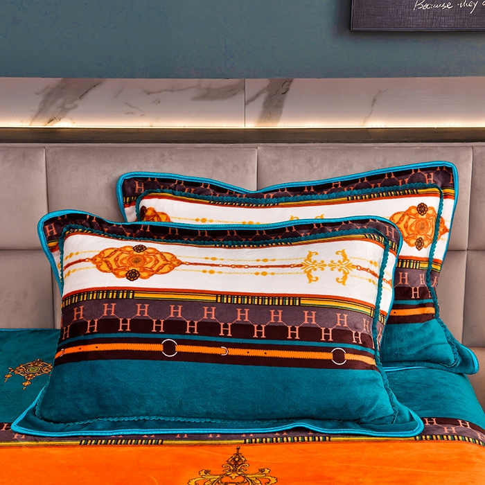 91家纺网 家纺一手货源 找家纺 绒宴 2025新款8.5斤牛奶绒金貂法莱绒床裙款保暖四件套 骑士风范