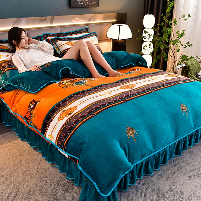 91家纺网 家纺一手货源 找家纺 绒宴 2025新款8.5斤牛奶绒金貂法莱绒床裙款保暖四件套 骑士风范