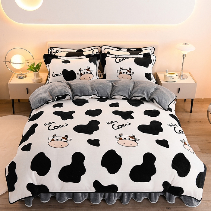 91家纺网 家纺一手货源 找家纺 绒宴 2025新款8.5斤牛奶绒金貂法莱绒床裙款保暖四件套 小奶牛