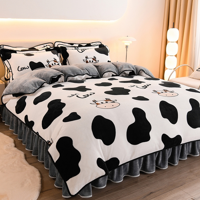 91家纺网 家纺一手货源 找家纺 绒宴 2025新款8.5斤牛奶绒金貂法莱绒床裙款保暖四件套 小奶牛