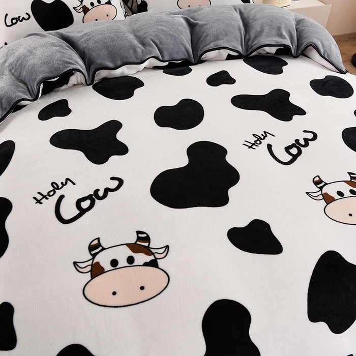 91家纺网 家纺一手货源 找家纺 绒宴 2025新款8.5斤牛奶绒金貂法莱绒床裙款保暖四件套 小奶牛