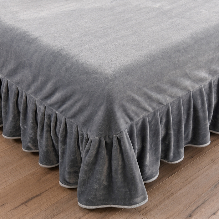 91家纺网 家纺一手货源 找家纺 绒宴 2025新款8.5斤牛奶绒金貂法莱绒床裙款保暖四件套 小奶牛