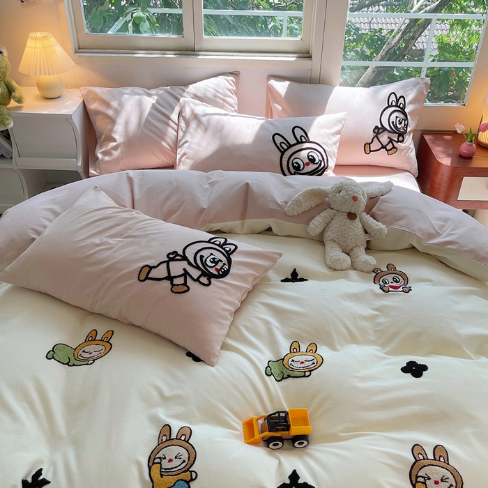 91家纺网 家纺一手货源 找家纺 炫拼家纺 2026新款全棉纯棉磨毛卡通满版绣加厚纯棉四件套-米兜 米兜-淘气兔