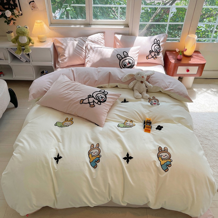 91家纺网 家纺一手货源 找家纺 炫拼家纺 2026新款全棉纯棉磨毛卡通满版绣加厚纯棉四件套-米兜 米兜-淘气兔