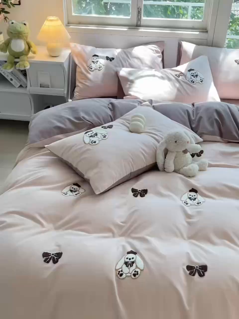 91家纺网 家纺一手货源 找家纺 炫拼家纺 2026新款全棉纯棉磨毛卡通满版绣加厚纯棉四件套-米兜 米兜-小兔可可