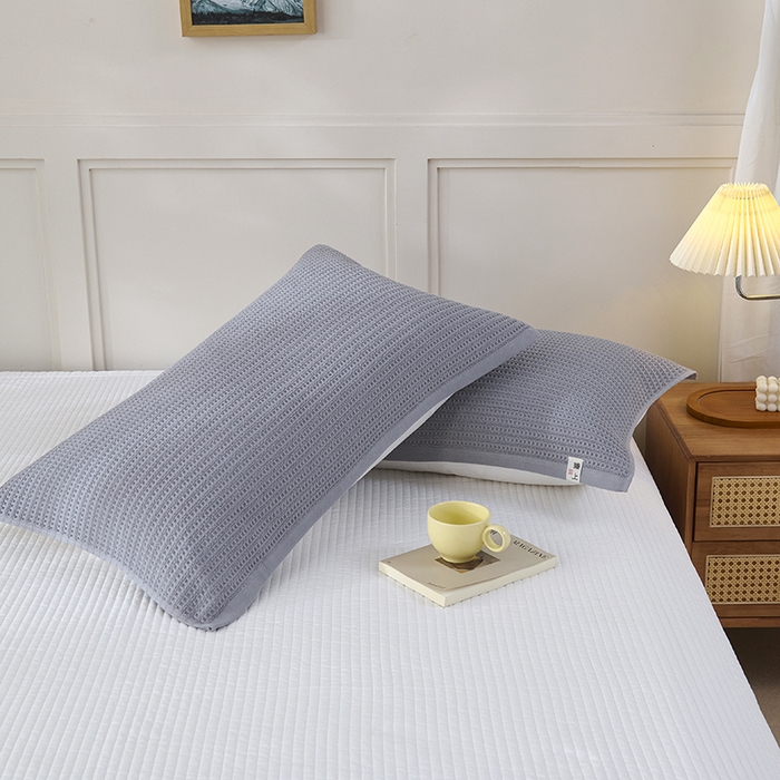 91家纺网 家纺一手货源 找家纺 悦然毛巾被 2025新款全棉纯棉蜂窝棉语单枕巾 枕巾单件 蜂窝棉语银灰 52x78cm枕巾一对