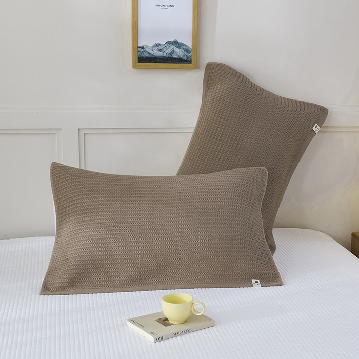 91家纺网 家纺一手货源 找家纺 悦然毛巾被 2025新款全棉纯棉蜂窝棉语单枕巾 枕巾单件 蜂窝棉语深咖 52x78cm枕巾一对