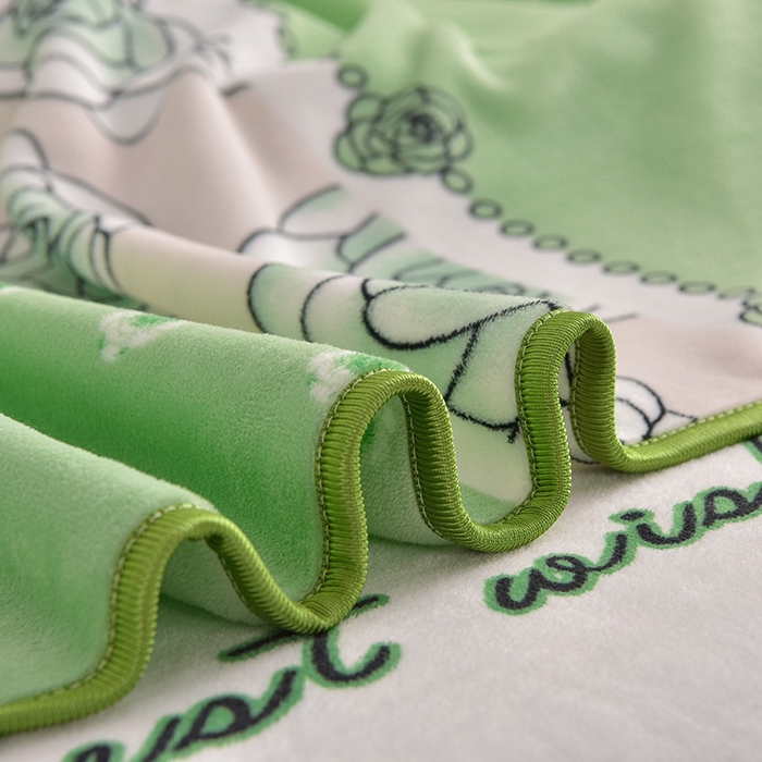 91家纺网 家纺一手货源 找家纺 绒宴 2025新款8.5斤牛奶绒金貂法莱绒床裙款保暖四件套 爱丽丝-绿