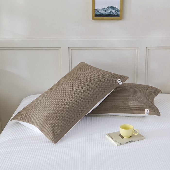 91家纺网 家纺一手货源 找家纺 悦然毛巾被 2025新款全棉纯棉蜂窝棉语单枕巾 枕巾单件 蜂窝棉语深咖 52x78cm枕巾一只