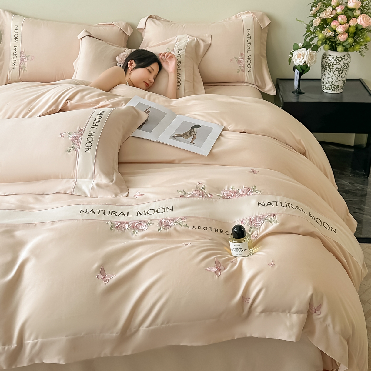 91家纺网 家纺一手货源 找家纺 遇见家居生活馆 2025新款亲肤棉刺绣四件套-花田里 花田里-香槟色