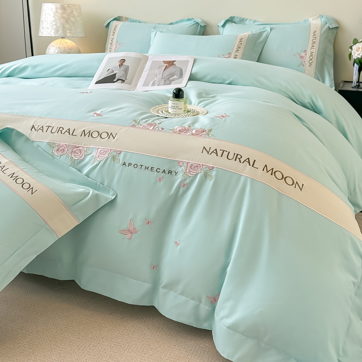 91家纺网 家纺一手货源 找家纺 遇见家居生活馆 2025新款亲肤棉刺绣四件套-花田里 花田里-冰清绿