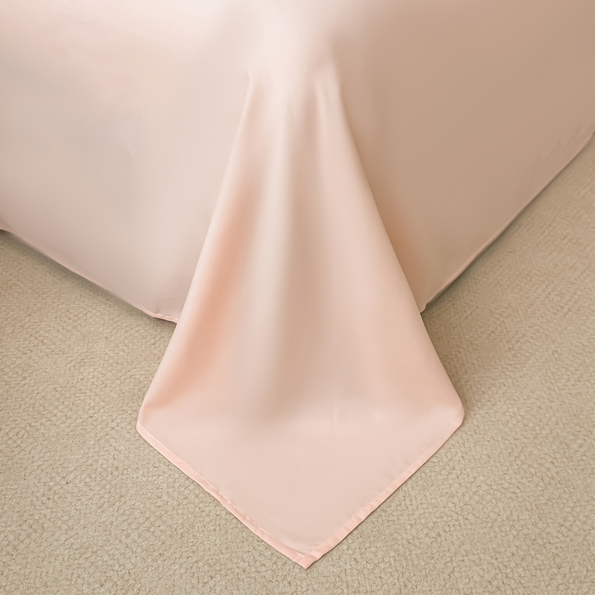 91家纺网 家纺一手货源 找家纺 遇见家居生活馆 2025新款亲肤棉刺绣四件套-花田里 花田里-灰粉