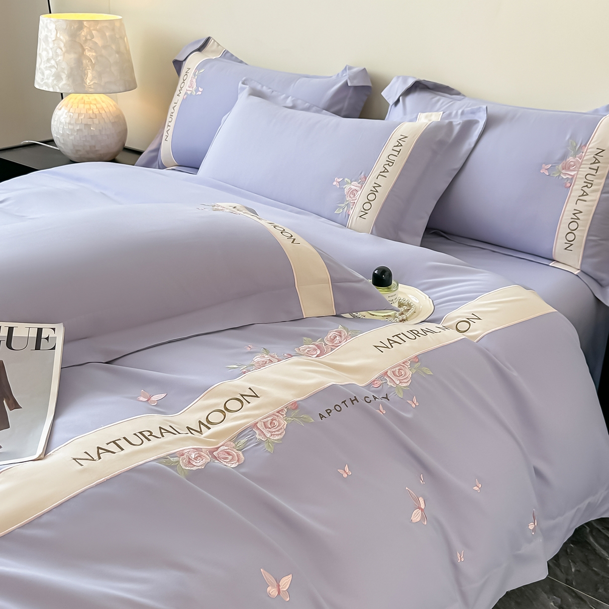 91家纺网 家纺一手货源 找家纺 遇见家居生活馆 2025新款亲肤棉刺绣四件套-花田里 花田里-香芋紫