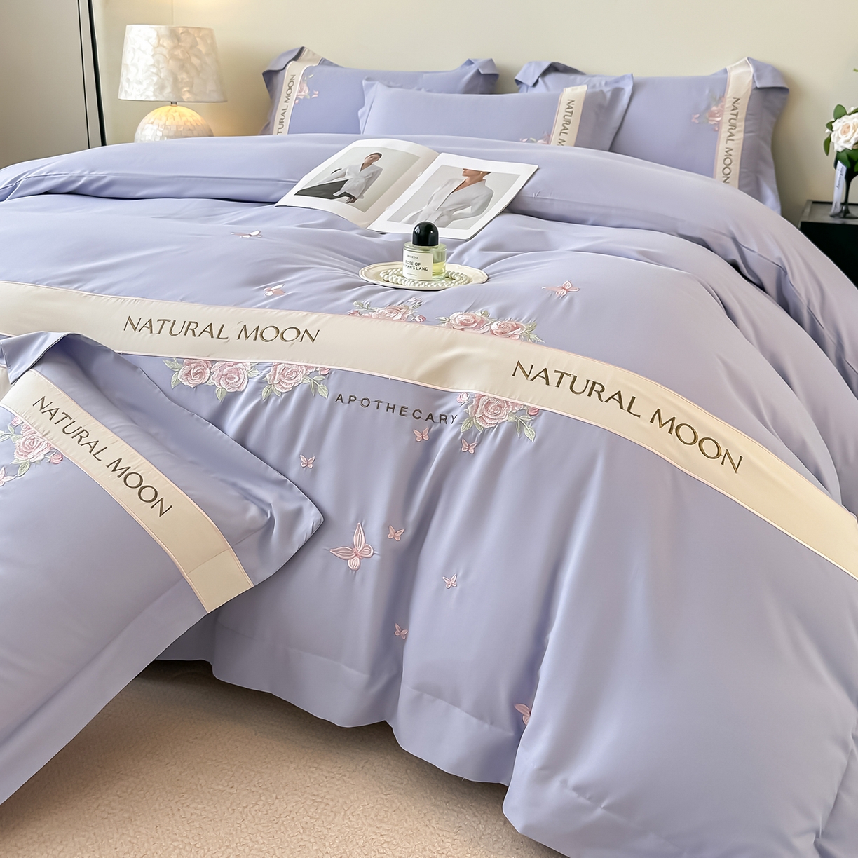 91家纺网 家纺一手货源 找家纺 遇见家居生活馆 2025新款亲肤棉刺绣四件套-花田里 花田里-香芋紫