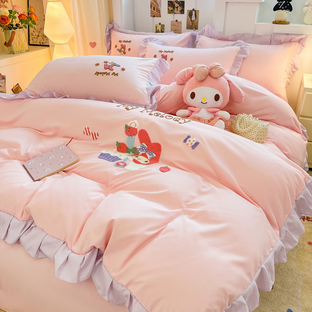 91家纺网 家纺一手货源 找家纺 博雅 2025春夏新款毛巾绣三丽鸥水洗棉花边四件套正版授权 毛巾绣-蛋糕美乐蒂