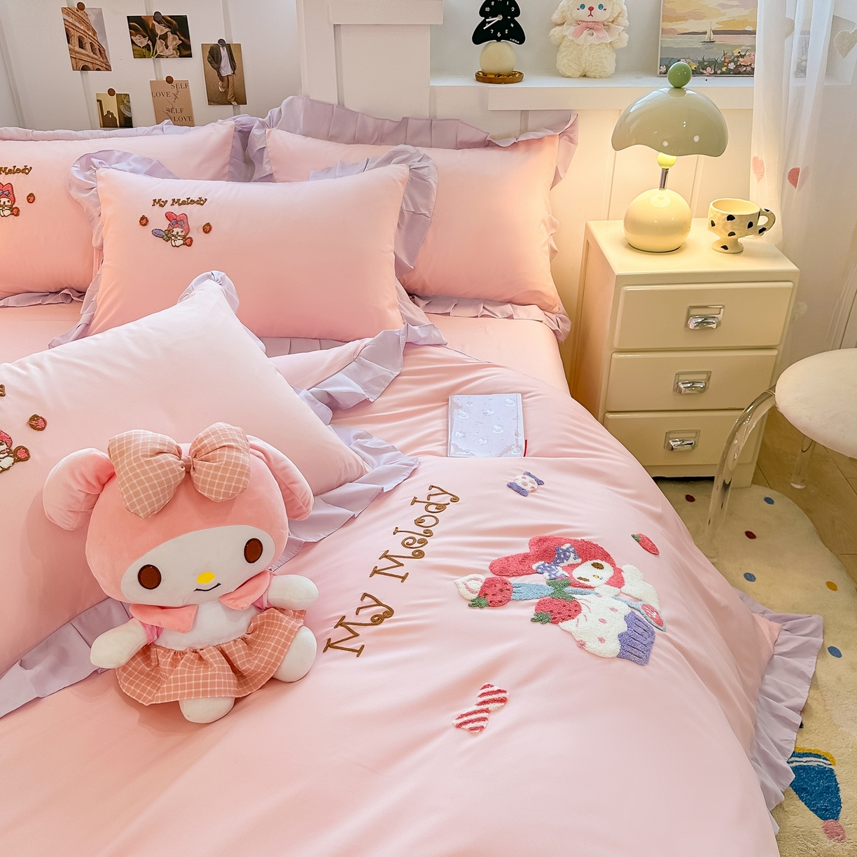 91家纺网 家纺一手货源 找家纺 博雅 2025春夏新款毛巾绣三丽鸥水洗棉花边四件套正版授权 毛巾绣-蛋糕美乐蒂