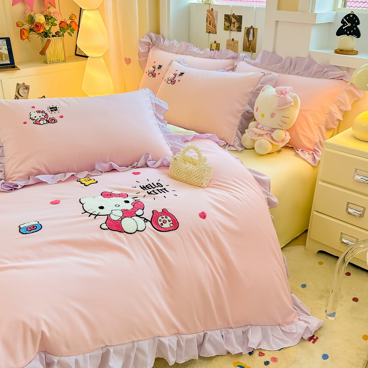 91家纺网 家纺一手货源 找家纺 博雅 2025春夏新款毛巾绣三丽鸥水洗棉花边四件套正版授权 毛巾绣-电话KT猫