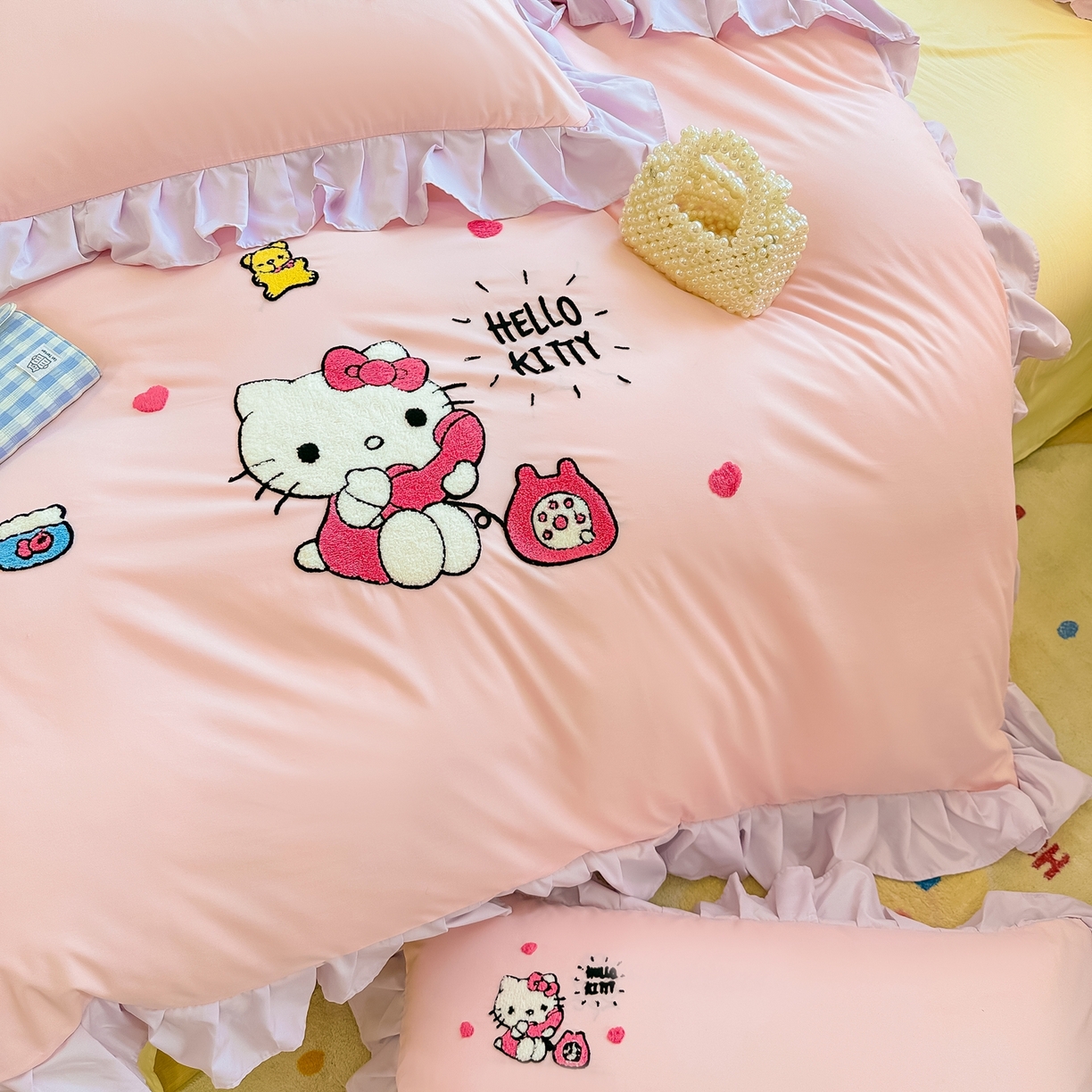 91家纺网 家纺一手货源 找家纺 博雅 2025春夏新款毛巾绣三丽鸥水洗棉花边四件套正版授权 毛巾绣-电话KT猫