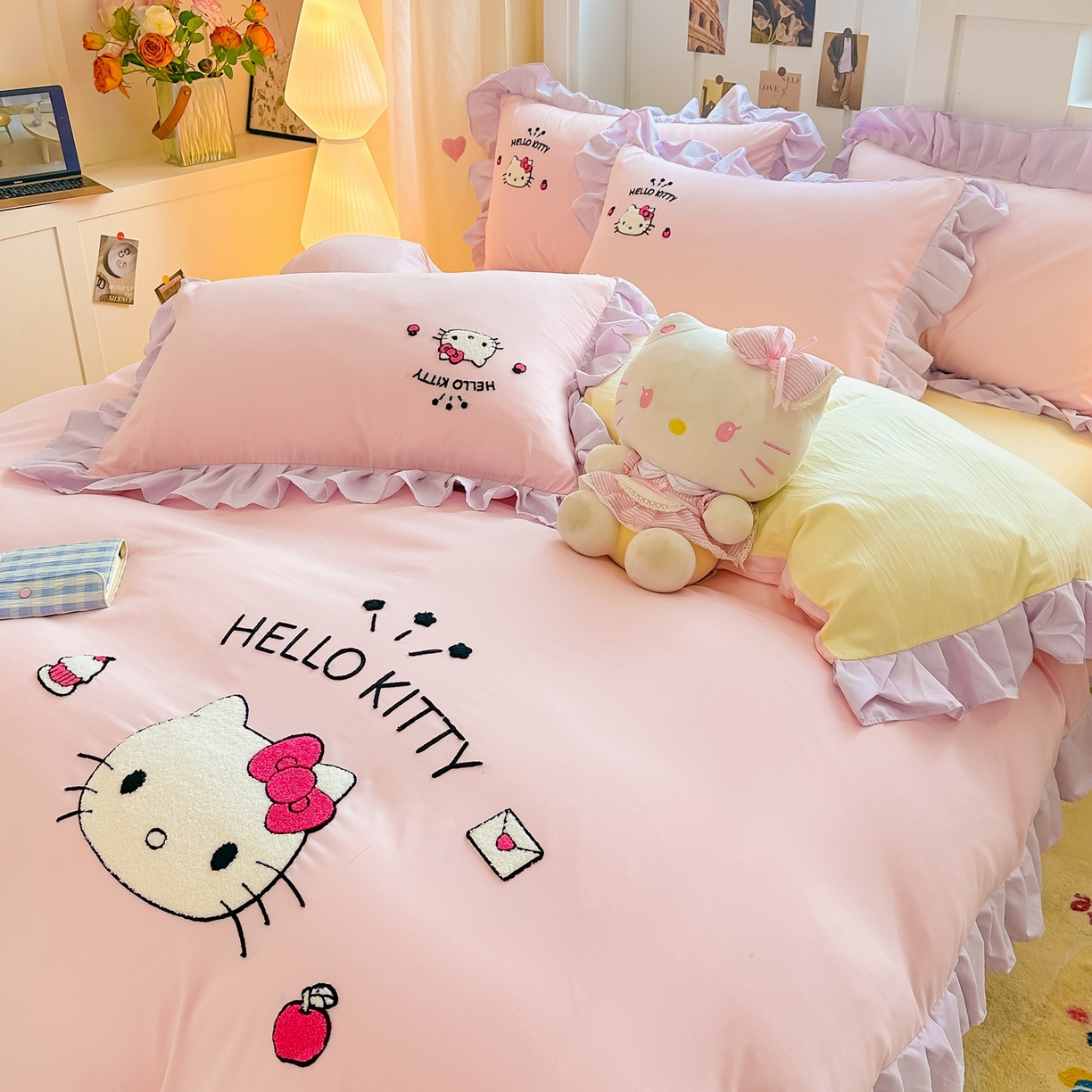 91家纺网 家纺一手货源 找家纺 博雅 2025春夏新款毛巾绣三丽鸥水洗棉花边四件套正版授权 毛巾绣-甜美KT猫