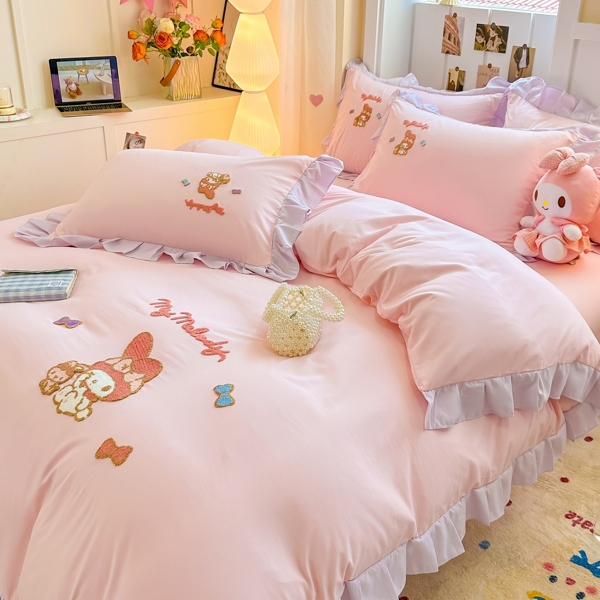 91家纺网 家纺一手货源 找家纺 博雅 2025春夏新款毛巾绣三丽鸥水洗棉花边四件套正版授权 毛巾绣-小兔美乐蒂