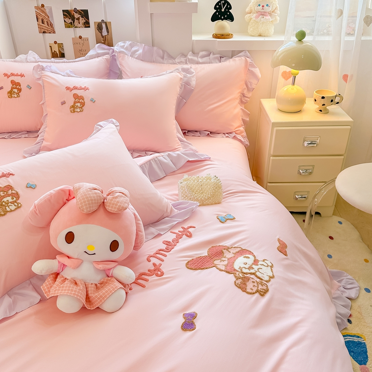 91家纺网 家纺一手货源 找家纺 博雅 2025春夏新款毛巾绣三丽鸥水洗棉花边四件套正版授权 毛巾绣-小兔美乐蒂