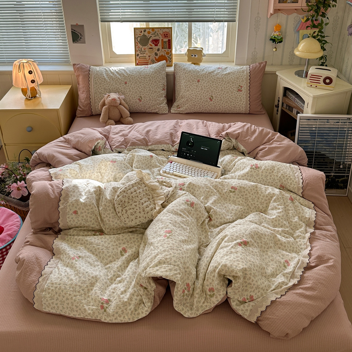 91家纺网 家纺一手货源 找家纺 （总）水墨江南 2025新款云感皱皱纱全棉花边四件套场景一