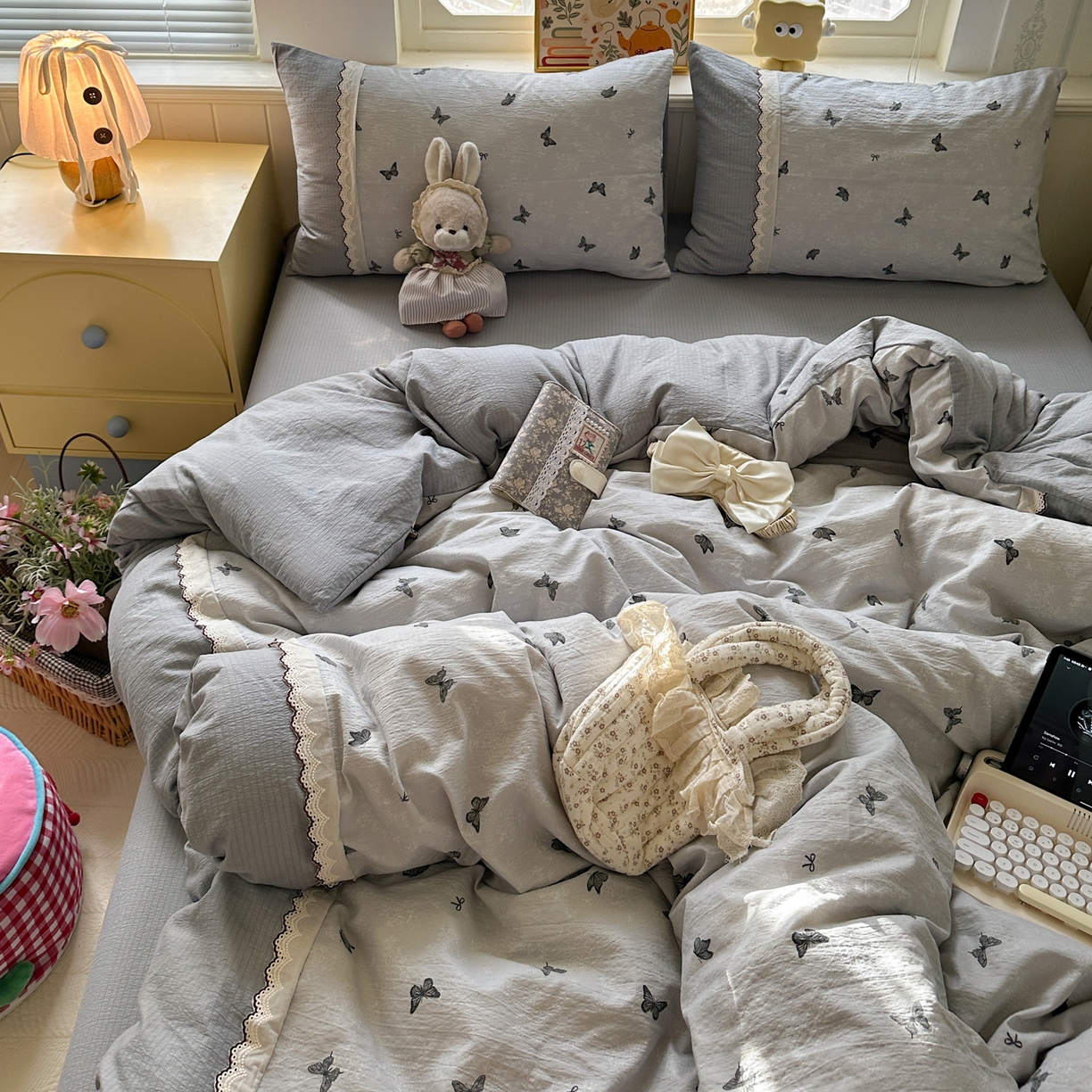 91家纺网 家纺一手货源 找家纺 （总）水墨江南 2025新款云感皱皱纱全棉花边四件套场景一