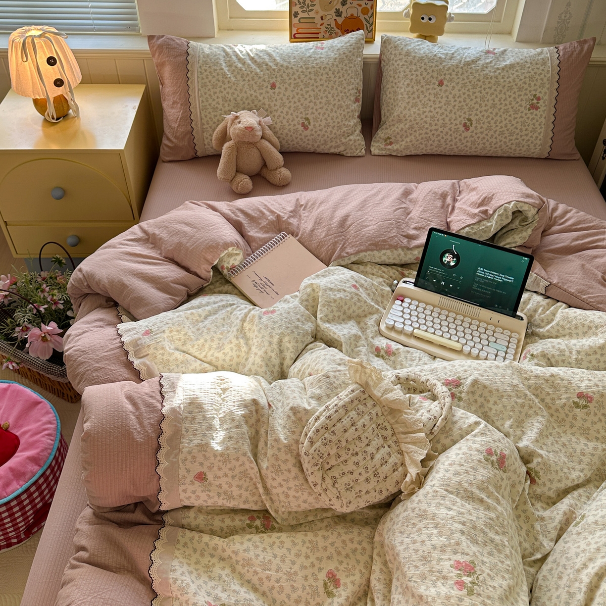 水墨江南 2025新款云感皱皱纱全棉花边四件套场景一 花边款-花间玫瑰