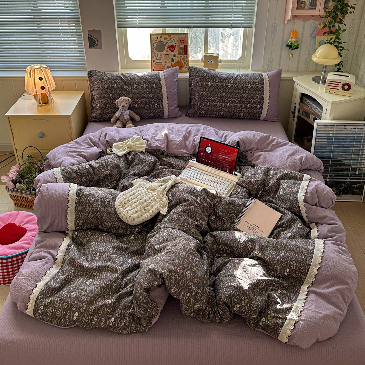 91家纺网 家纺一手货源 找家纺 水墨江南 2025新款云感皱皱纱全棉花边四件套场景一 花边款-秘境