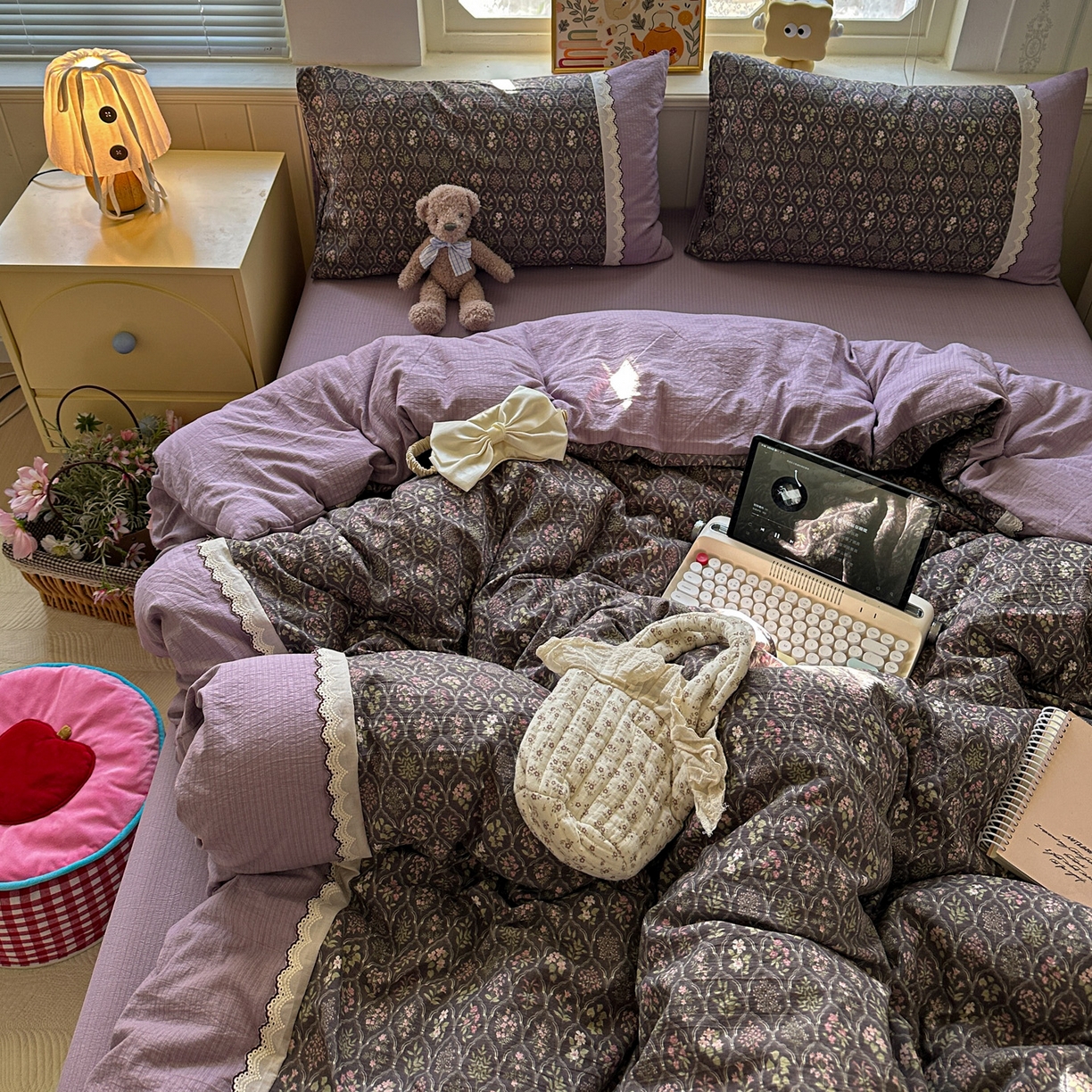 91家纺网 家纺一手货源 找家纺 水墨江南 2025新款云感皱皱纱全棉花边四件套场景一 花边款-秘境