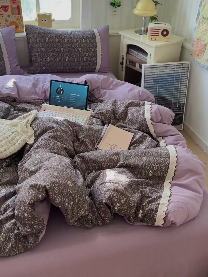 91家纺网 家纺一手货源 找家纺 水墨江南 2025新款云感皱皱纱全棉花边四件套场景一 花边款-秘境