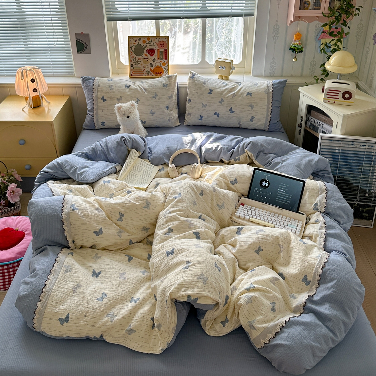 91家纺网 家纺一手货源 找家纺 水墨江南 2025新款云感皱皱纱全棉花边四件套场景一 花边款-蝶舞